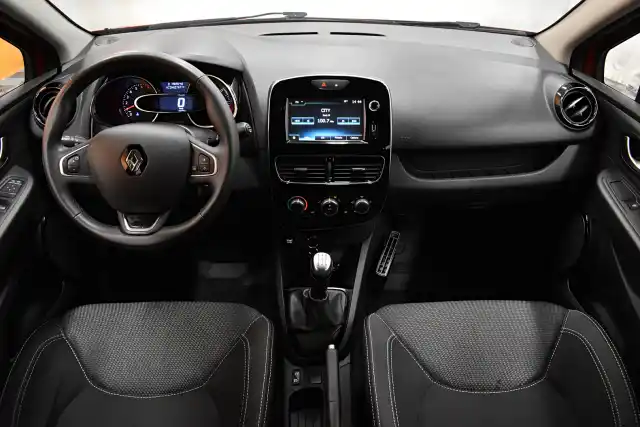 Punainen Viistoperä, Renault Clio – KTL-432