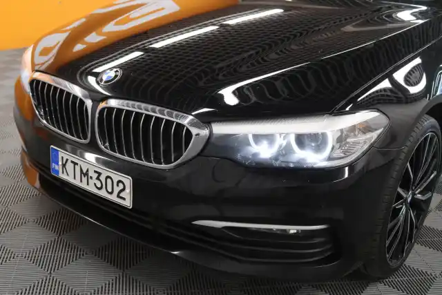 Musta Farmari, BMW 520 – KTM-302