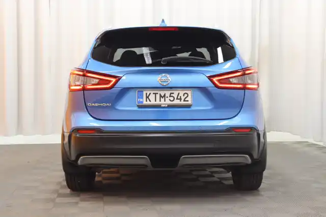 Sininen Maastoauto, Nissan Qashqai – KTM-542