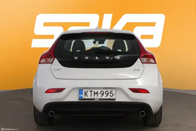 Valkoinen Viistoperä, Volvo V40 – KTM-995