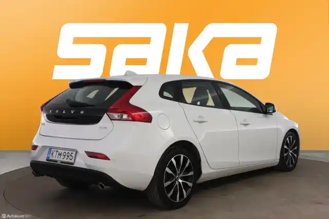 Valkoinen Viistoperä, Volvo V40 – KTM-995