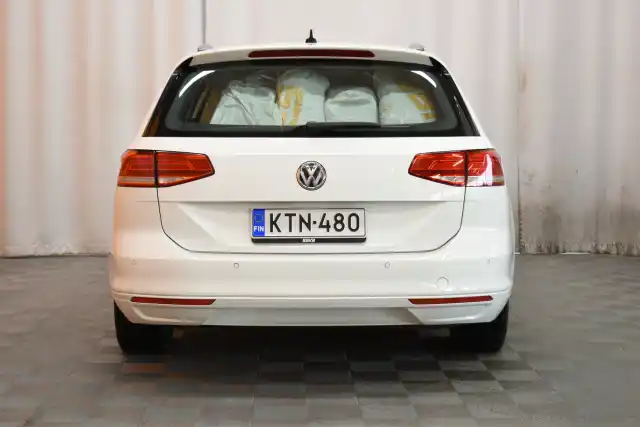 Valkoinen Farmari, Volkswagen Passat – KTN-480