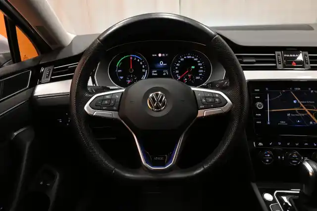 Hopea Sedan, Volkswagen Passat – KTR-159