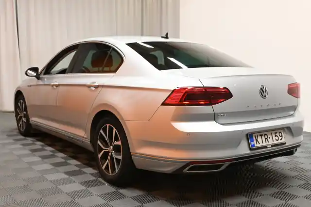 Hopea Sedan, Volkswagen Passat – KTR-159