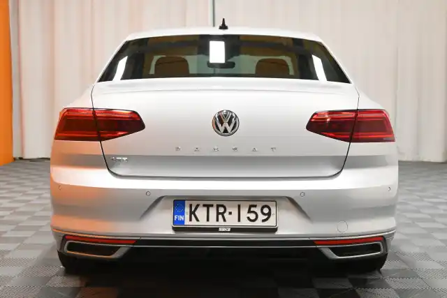 Hopea Sedan, Volkswagen Passat – KTR-159