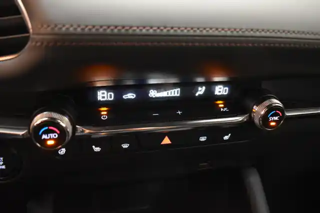 Musta Viistoperä, Mazda 3 – KTR-873
