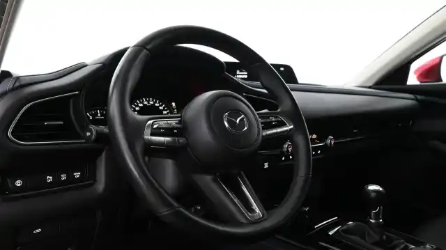 Punainen Maastoauto, Mazda CX-30 – KTR-906