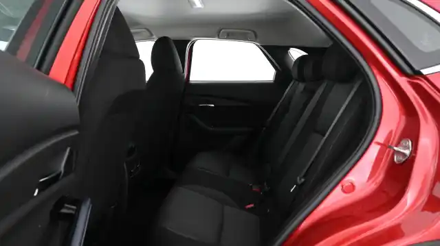 Punainen Maastoauto, Mazda CX-30 – KTR-906