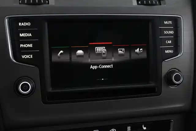 Punainen Farmari, Volkswagen Golf – KTS-873