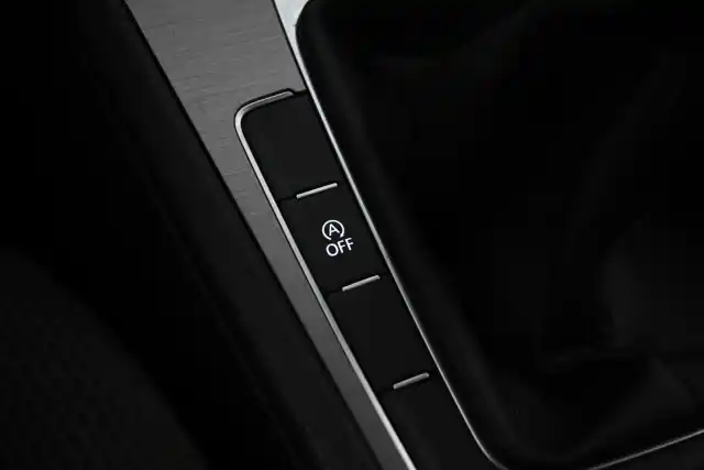 Punainen Farmari, Volkswagen Golf – KTS-873