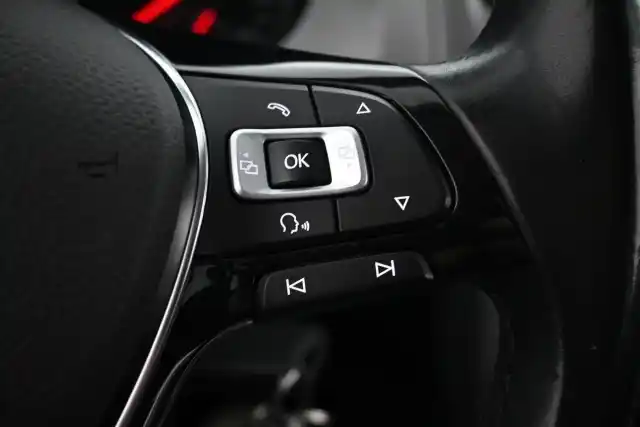 Punainen Farmari, Volkswagen Golf – KTS-873