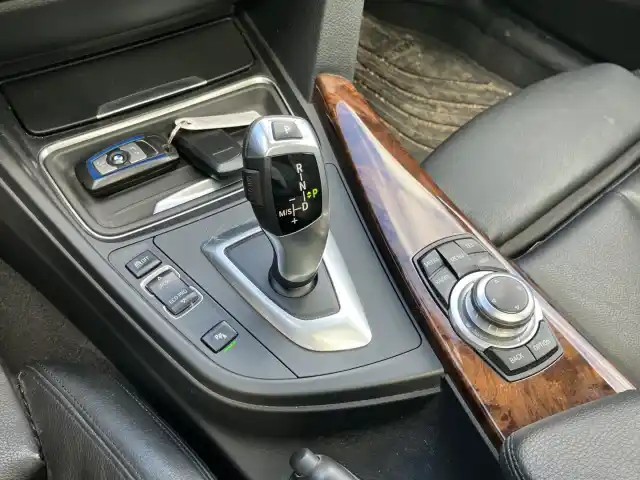 Harmaa Farmari, BMW 320 – KTU-532