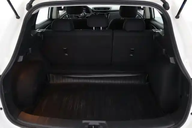Valkoinen Maastoauto, Nissan Qashqai – KTV-126