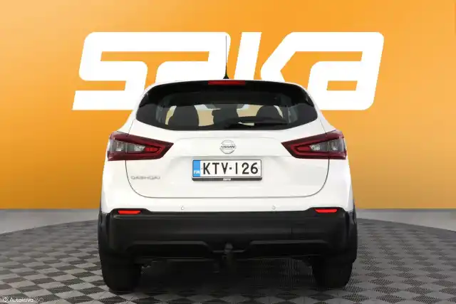 Valkoinen Maastoauto, Nissan Qashqai – KTV-126