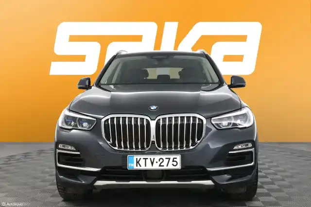 Harmaa Maastoauto, BMW X5 – KTV-275