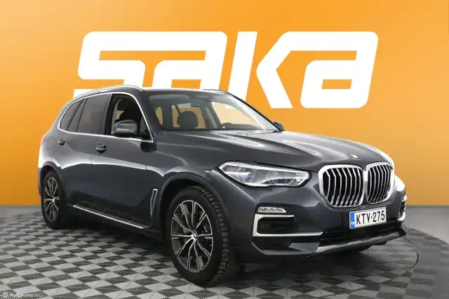 Harmaa Maastoauto, BMW X5 – KTV-275