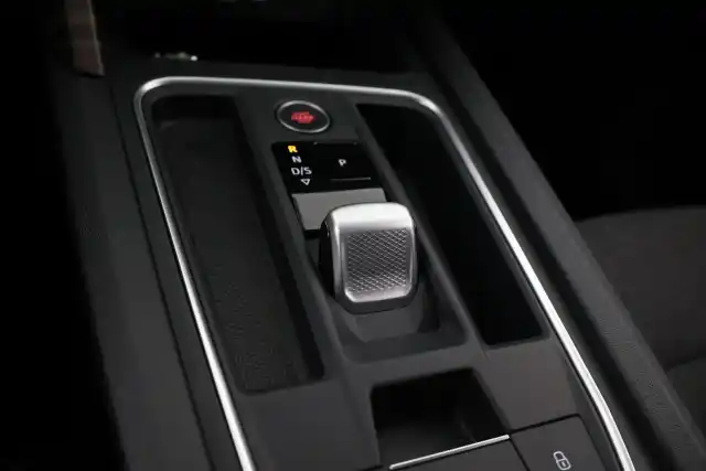 Harmaa Viistoperä, Seat Leon – KTV-301