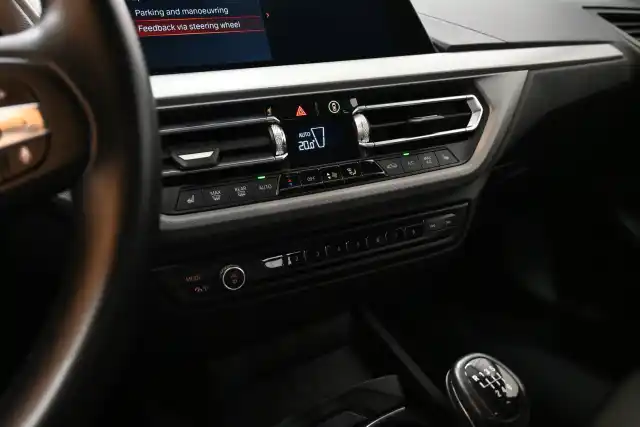 Musta Sedan, BMW 218 – KTV-390