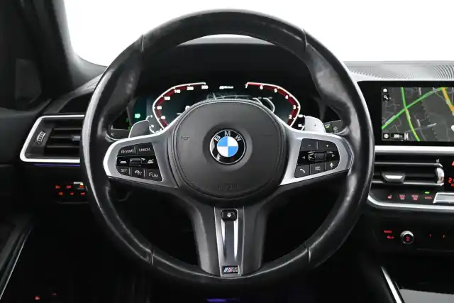 Harmaa Farmari, BMW 330 – KTV-561