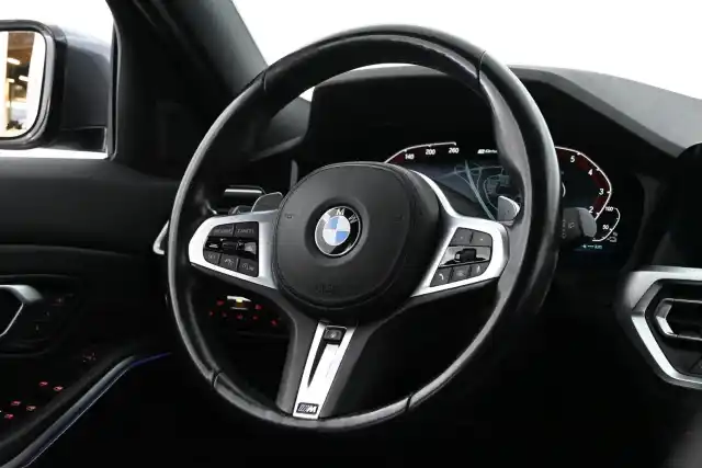 Harmaa Farmari, BMW 330 – KTV-561