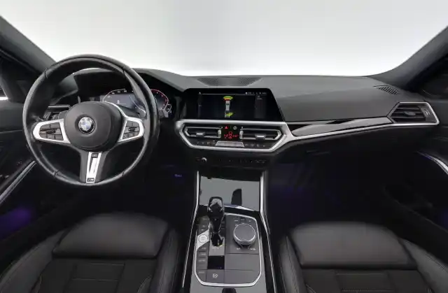 Harmaa Farmari, BMW 330 – KTV-561