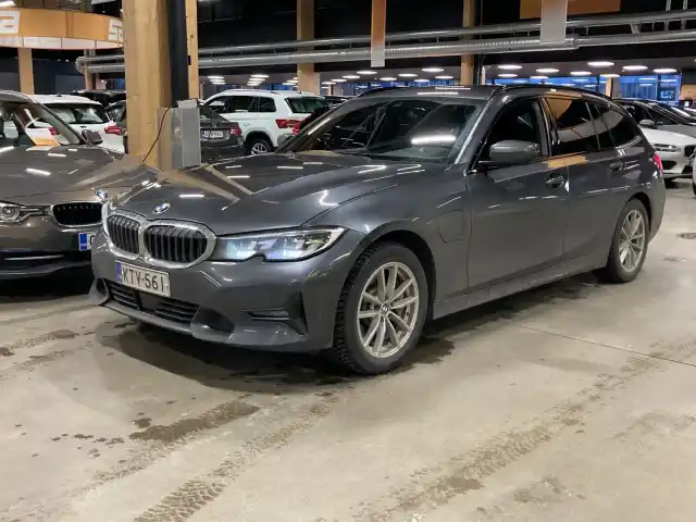 BMW 330