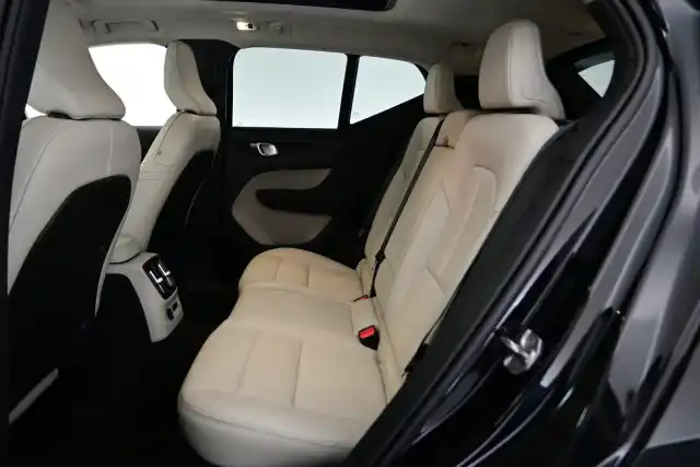Musta Maastoauto, Volvo XC40 – KTZ-232
