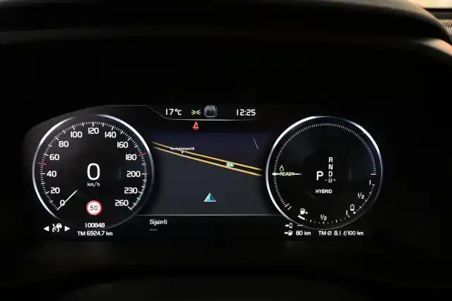 Musta Maastoauto, Volvo XC40 – KTZ-232