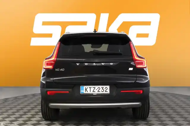 Musta Maastoauto, Volvo XC40 – KTZ-232