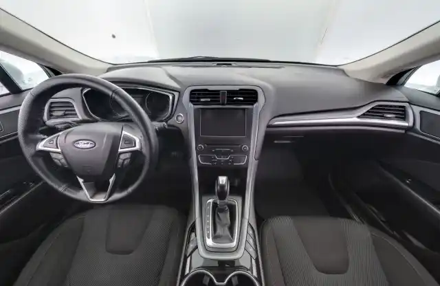 Valkoinen Farmari, Ford Mondeo – KTZ-880