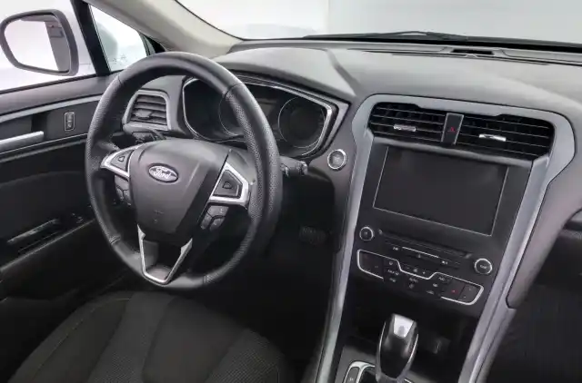 Valkoinen Farmari, Ford Mondeo – KTZ-880
