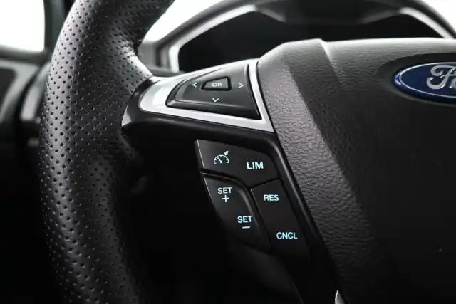 Valkoinen Farmari, Ford Mondeo – KTZ-880