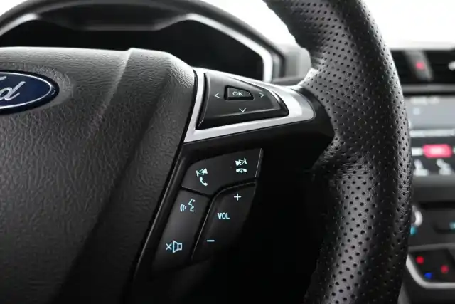 Valkoinen Farmari, Ford Mondeo – KTZ-880