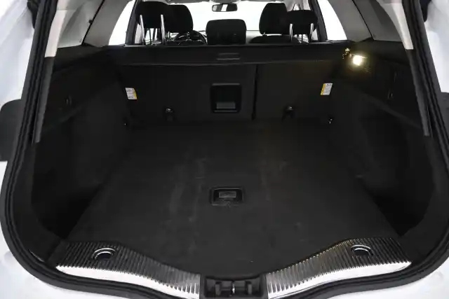 Valkoinen Farmari, Ford Mondeo – KTZ-880