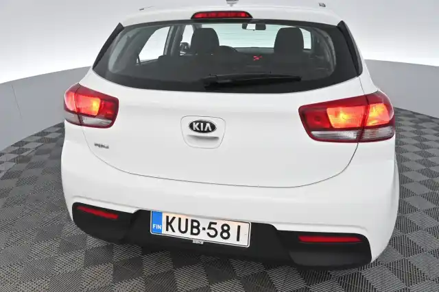 Valkoinen Viistoperä, Kia Rio – KUB-581