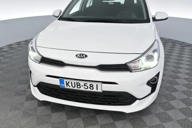 Valkoinen Viistoperä, Kia Rio – KUB-581