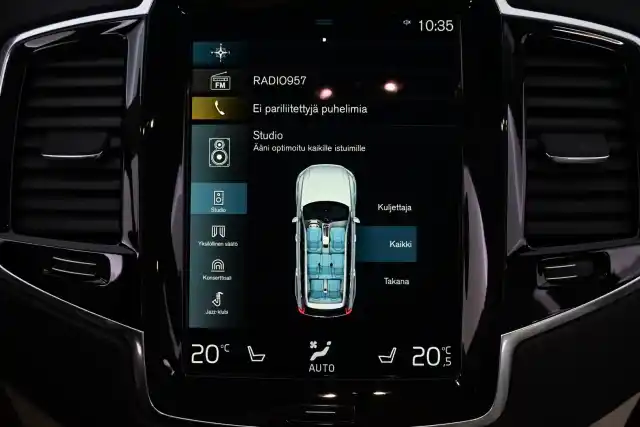Harmaa Maastoauto, Volvo XC90 – KUB-679