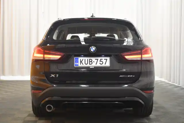 Musta Maastoauto, BMW X1 – KUB-757