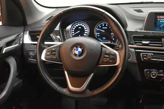 Musta Maastoauto, BMW X1 – KUB-761