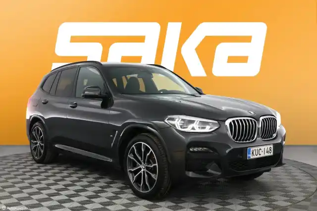 Harmaa Maastoauto, BMW X3 – KUC-148