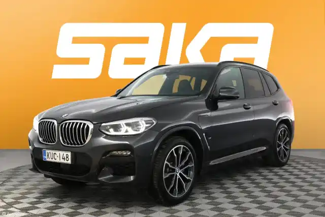 Harmaa Maastoauto, BMW X3 – KUC-148