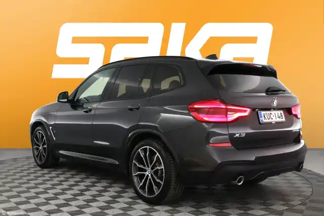 Harmaa Maastoauto, BMW X3 – KUC-148