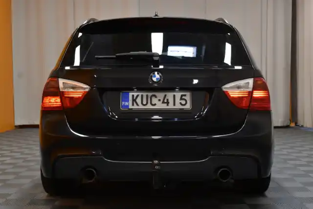 Musta Farmari, BMW 335 – KUC-415