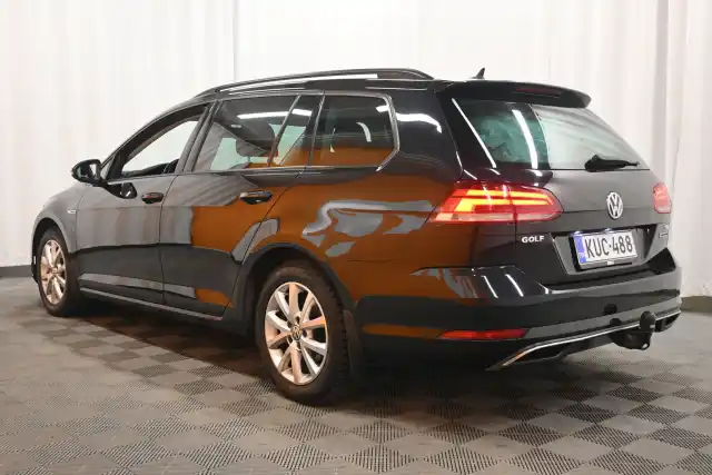 Musta Farmari, Volkswagen Golf – KUC-488