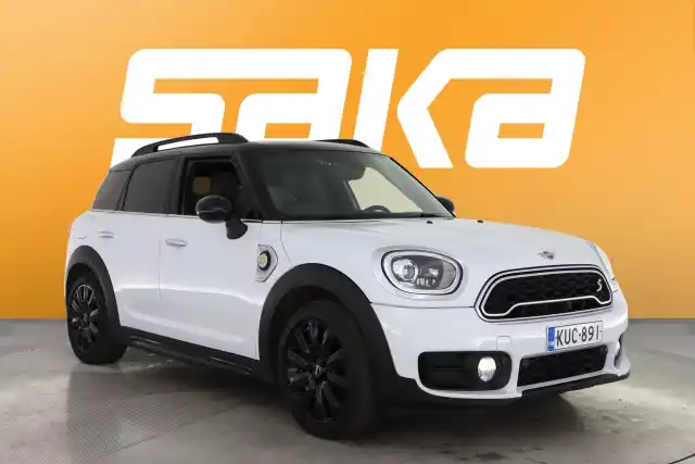 Valkoinen Maastoauto, Mini Countryman – KUC-891