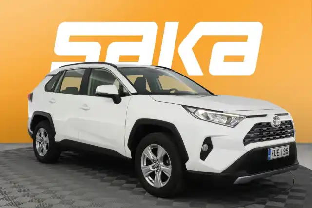 Valkoinen Maastoauto, Toyota RAV4 – KUE-125