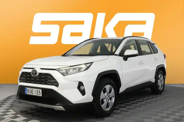 Valkoinen Maastoauto, Toyota RAV4 – KUE-125