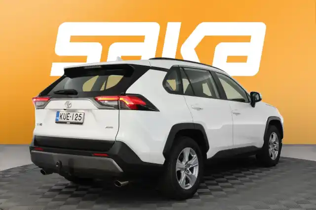 Valkoinen Maastoauto, Toyota RAV4 – KUE-125