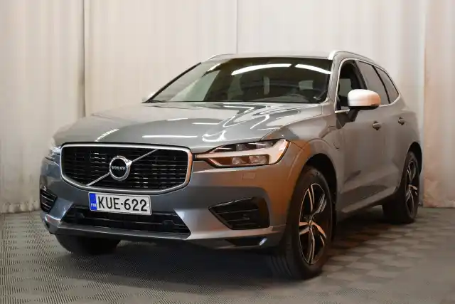 Harmaa Maastoauto, Volvo XC60 – KUE-622