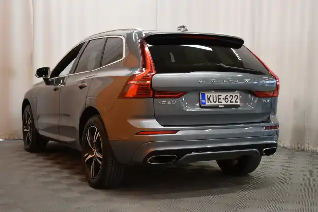 Harmaa Maastoauto, Volvo XC60 – KUE-622